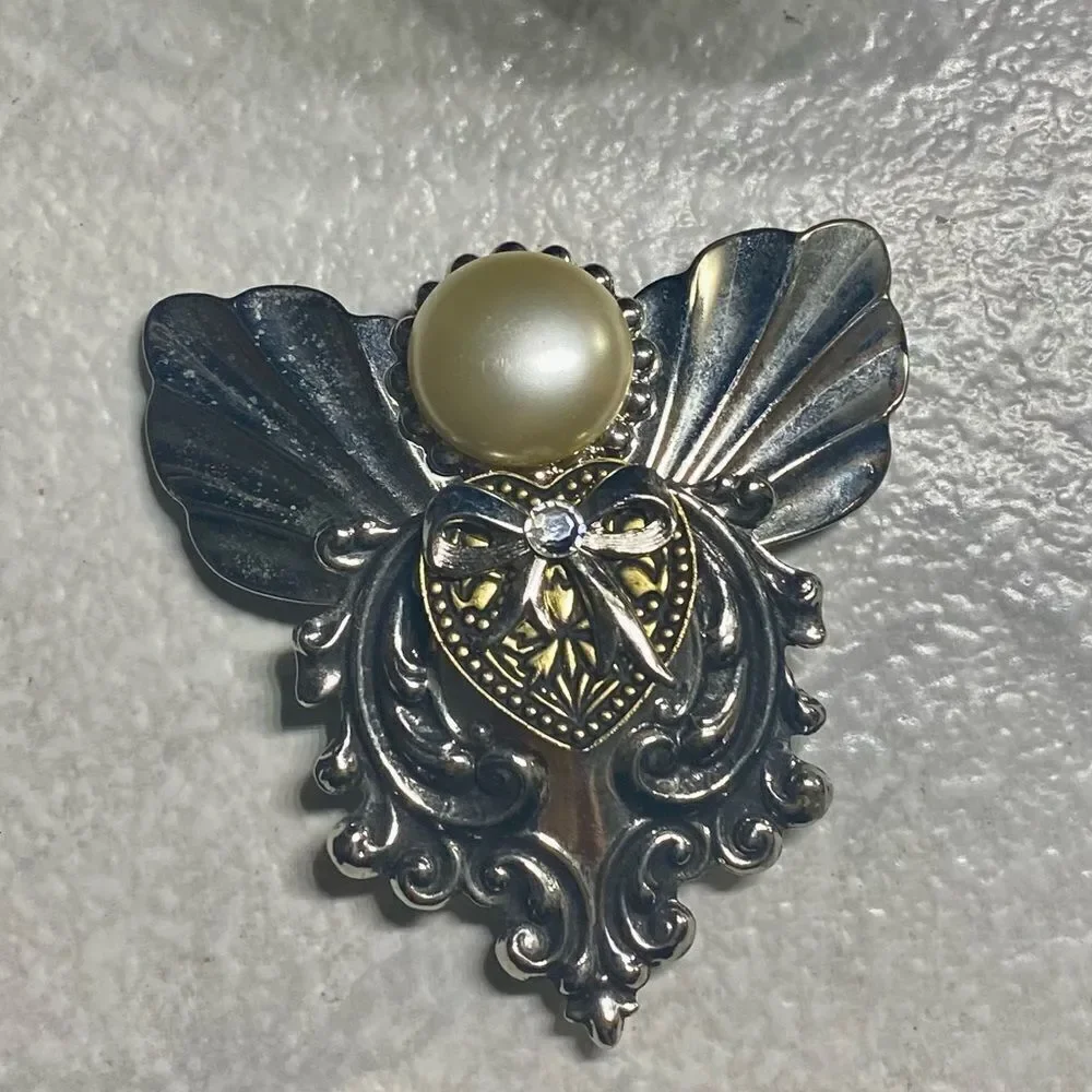 Vintage Jane 1995 AOL brooch